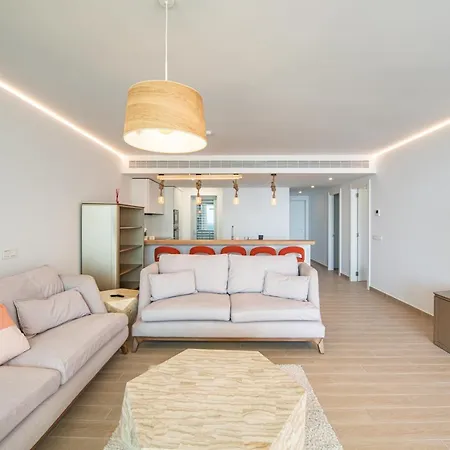 Excellent Two Bedroom Apartment