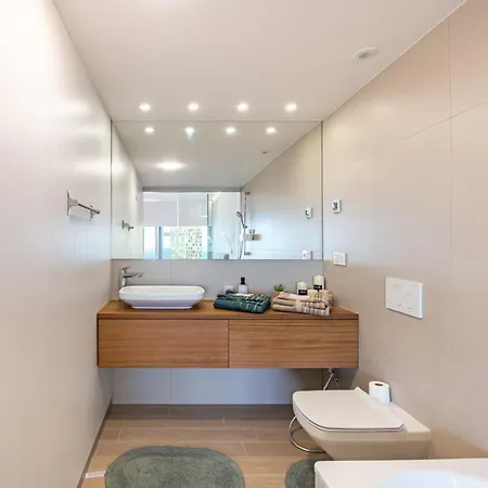 Excellent Two Bedroom Apartment
